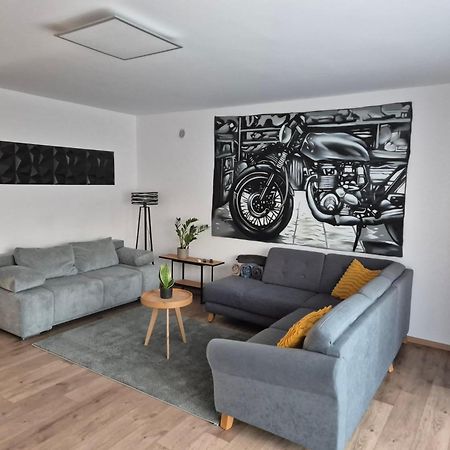Toelgyes Apartmanhaz Seghedin Exterior foto