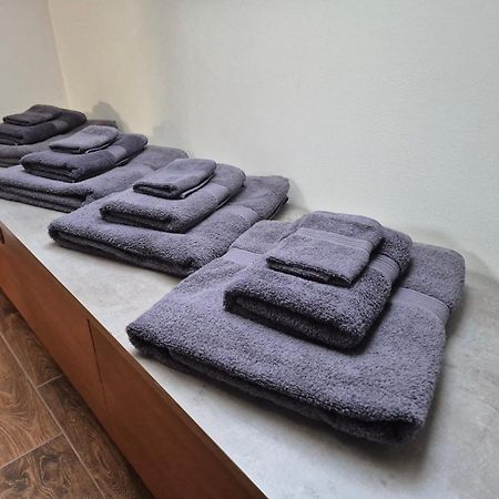 Toelgyes Apartmanhaz Seghedin Exterior foto