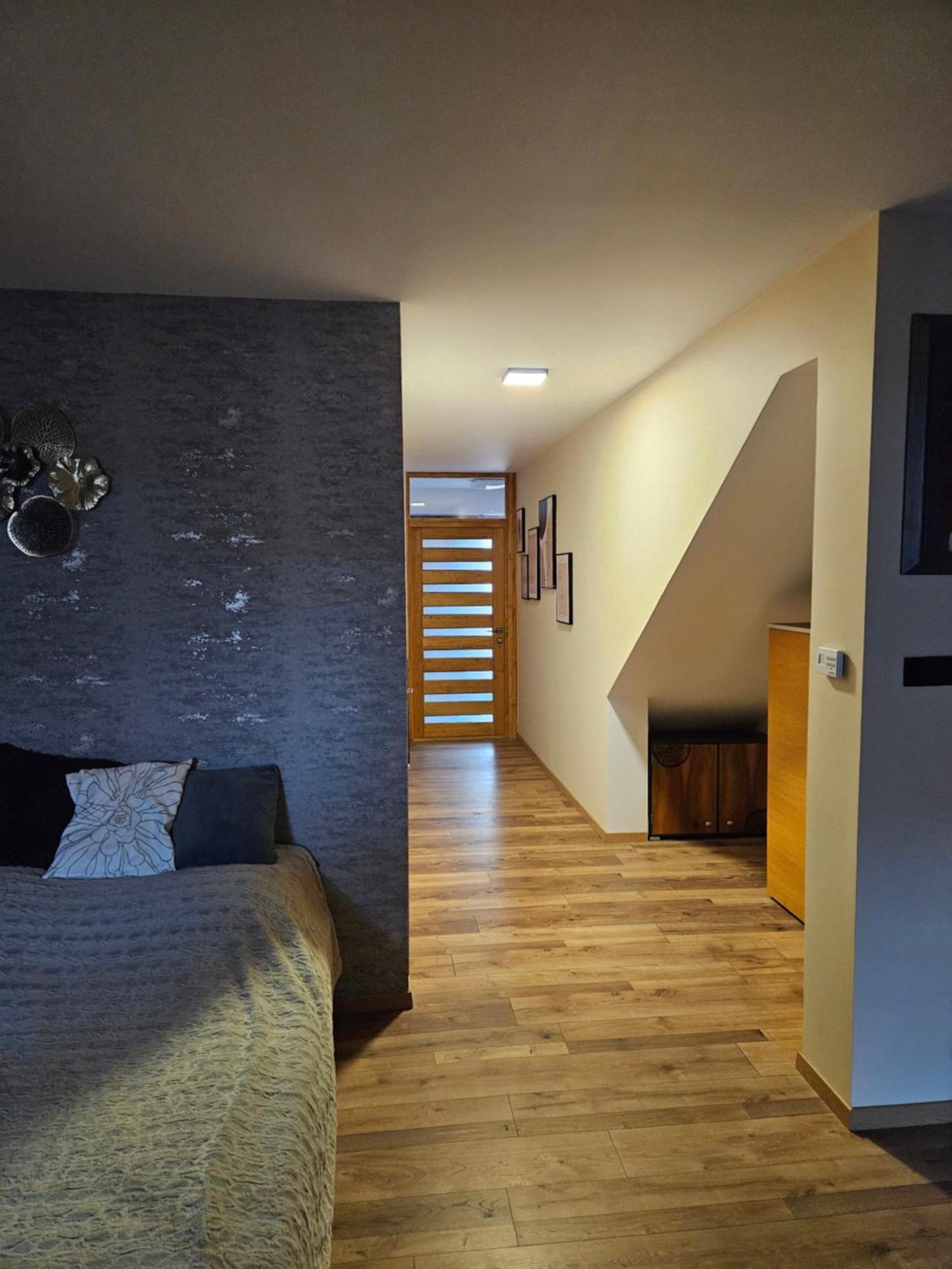 Toelgyes Apartmanhaz Seghedin Exterior foto