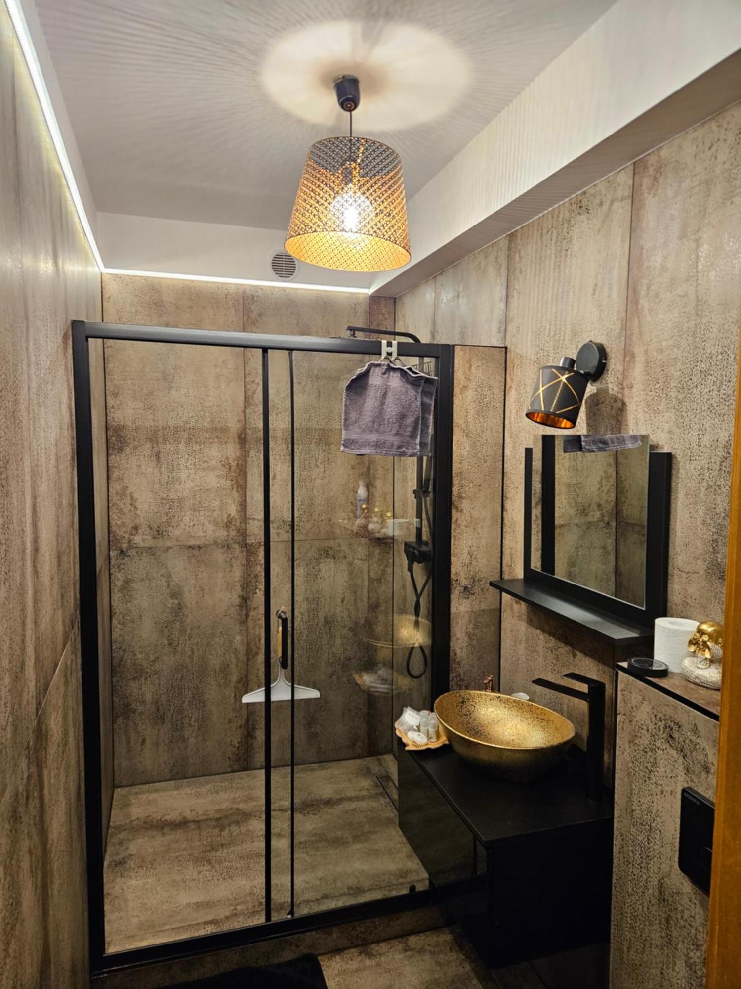 Toelgyes Apartmanhaz Seghedin Exterior foto