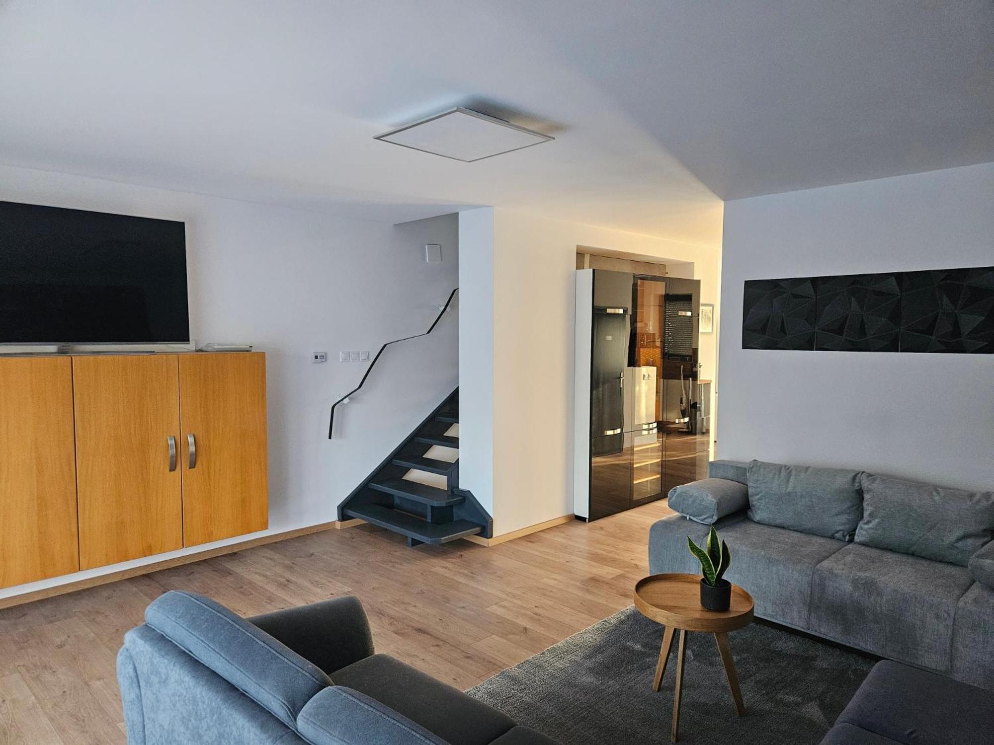 Toelgyes Apartmanhaz Seghedin Exterior foto
