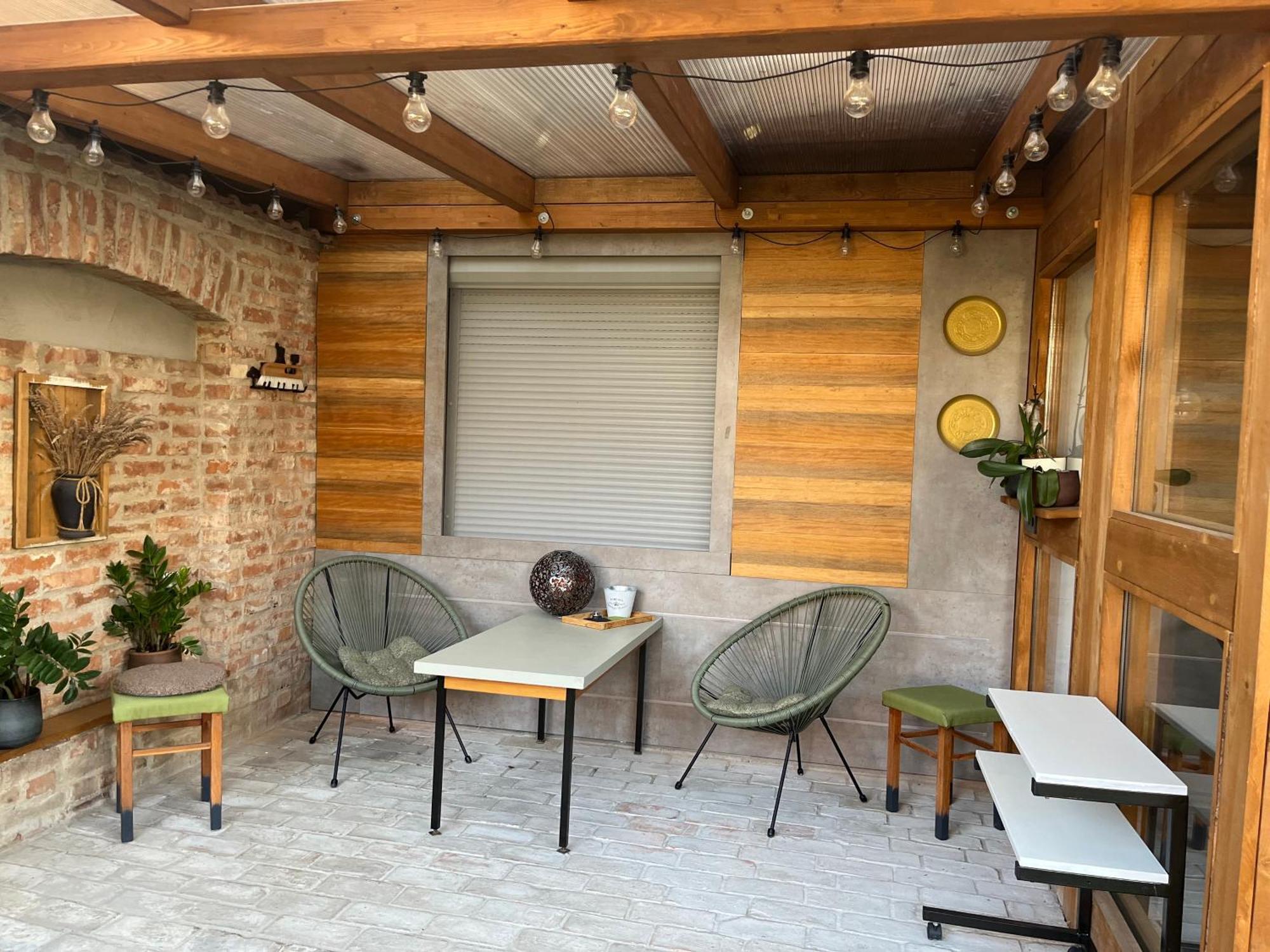 Toelgyes Apartmanhaz Seghedin Exterior foto