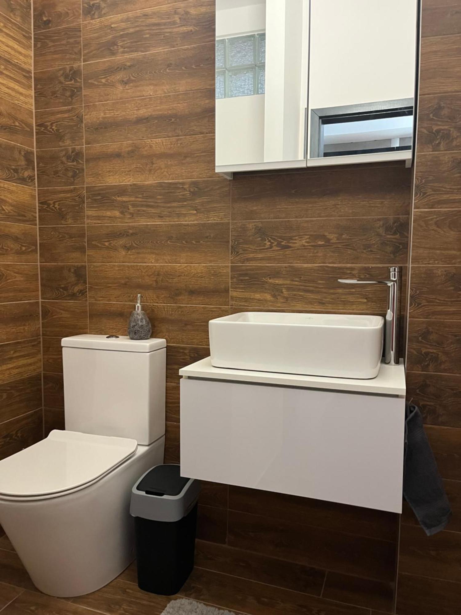 Toelgyes Apartmanhaz Seghedin Exterior foto