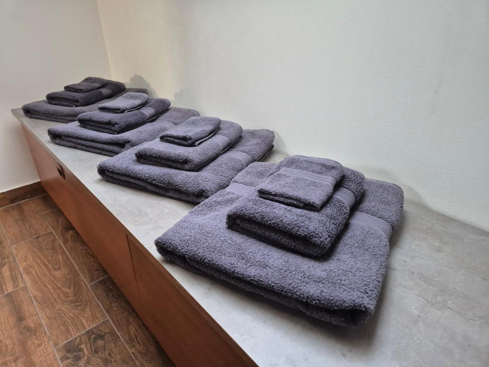 Toelgyes Apartmanhaz Seghedin Exterior foto