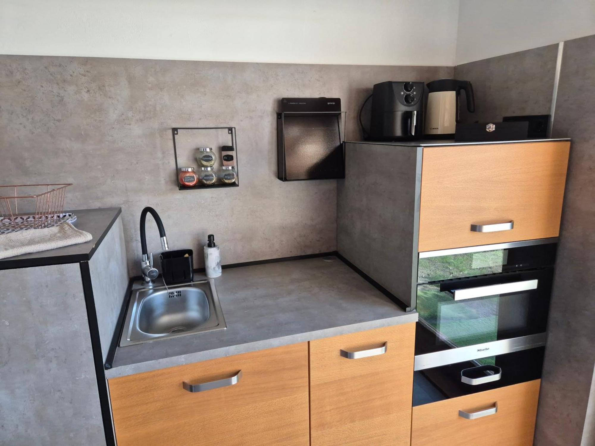 Toelgyes Apartmanhaz Seghedin Exterior foto