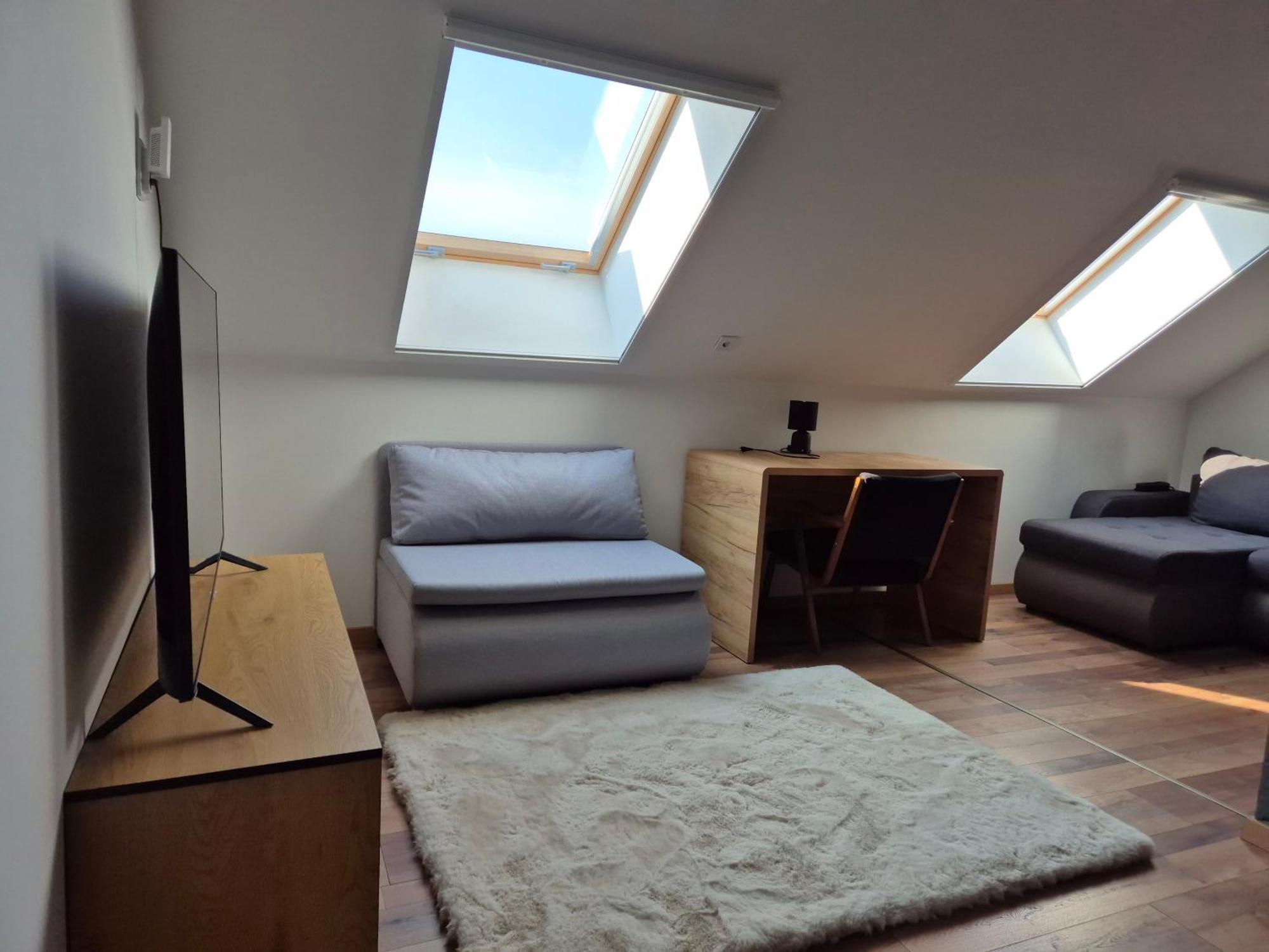 Toelgyes Apartmanhaz Seghedin Exterior foto